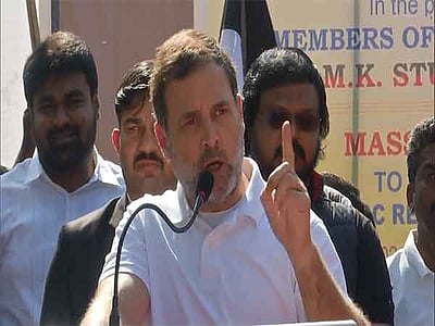 ரேபரேலியில் கட்சித் தொண்டர்களுடன் ராகுல் சந்திப்பு!