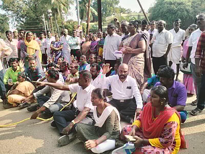 முதல்வர் சந்திக்க மறுப்பு: மாஞ்சோலை மக்கள் போராட்டம்! 