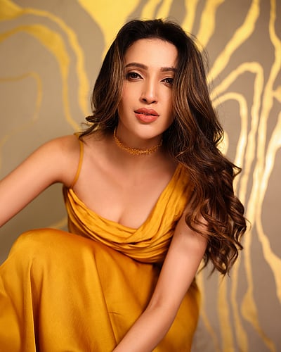 வாராயோ வெண்ணிலாவே.. நேஹா ஷெட்டி!