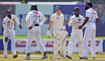 2ஆம் நாள் உணவு இடைவேளை: 172 ரன்கள் பின்னிலையில் ஆஸி.!