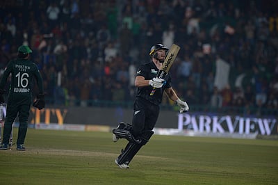 ஒருநாள் போட்டிகளில் முதல் சதம் விளாசிய கிளன் பிலிப்ஸ்!