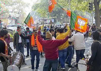 தில்லி தேர்தல் முடிவுகள்: பாஜக 43, ஆம் ஆத்மி கட்சி 27-ல் முன்னிலை!