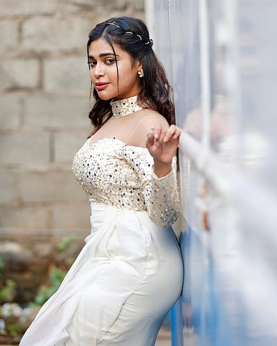 பொன்மகள் வந்தாள்.. தர்ஷா குப்தா!