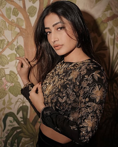 பார்க்கும் பார்வையில்.. தனஸ்ரீ வெர்மா