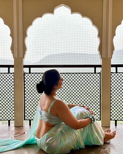 சில நேரங்களில்... நிகிதா சர்மா!