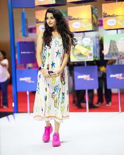 வண்ண நிலவே... லாவண்யா!