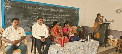 பொதுத் தோ்வில் 100 சதவீதம் தோ்ச்சியை உறுதிபடுத்த வேண்டும்