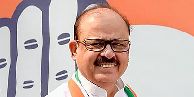 கூட்டணி அரசியல் வேண்டுமா?காங்கிரஸ் தலைமை தெளிவுபடுத்த வேண்டும்: மூத்த தலைவா் தாரிக் அன்வா் 