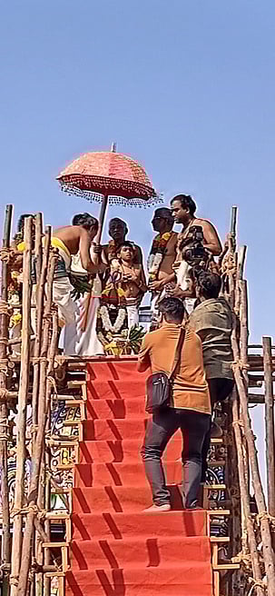 பெருந்தோட்டம்  விஸ்வநாதா், லட்சுமி நாராயண
பெருமாள் கோயில்களில் கும்பாபிஷேகம்