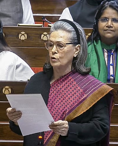 14 கோடி பேருக்கு உணவு பாதுகாப்பு உரிமை பாதிப்பு: 
சோனியா வலியுறுத்தல்