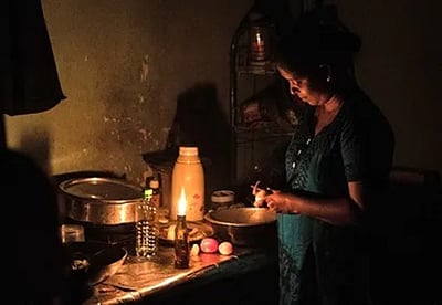 இலங்கை: குரங்கால் ஏற்பட்ட மின்தடை!