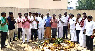 அரசுப் பள்ளியில் கூடுதல் வகுப்பறை கட்டடம் கட்டும் பணி தொடக்கம்