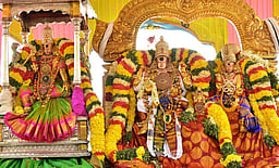 மதுரை மீனாட்சி அம்மன் கோயில் சித்திரை திருவிழாவுக்கு அனைத்து அடிப்படை வசதிகளை செய்து தர வேண்டும்: இந்து முன்னணி கோரிக்கை