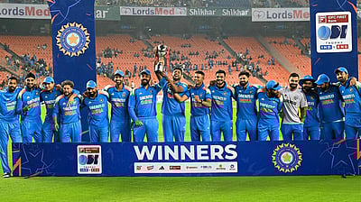 இந்தியா 3-0*..! கடைசி ஒருநாள் போட்டியிலும் மண்ணைக் கவ்விய இங்கிலாந்து! 