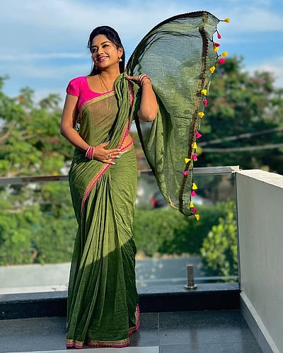 முந்தானை வெளிச்சத்தில்... பிரீத்தி சர்மா! 