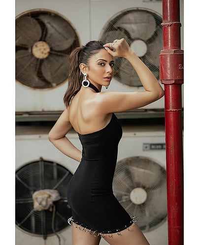 ஸ்டார் பியூட்டி... ரகுல் ப்ரீத் சிங்!