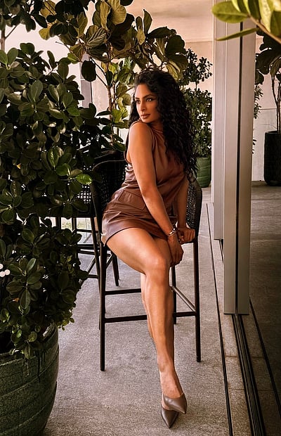 சிக்கிமுக்கி நெருப்பே... ஸ்ரேயா ரெட்டி!