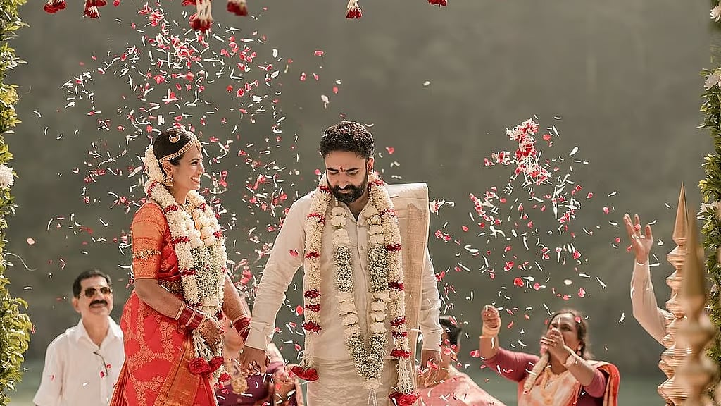 ரம்யா பாண்டியன் - லவல் தவான்