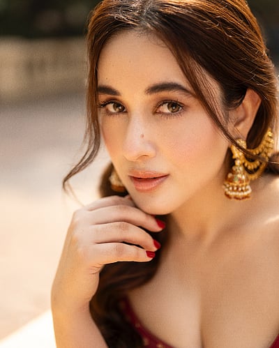 வா வெண்ணிலா.. அதிதி புத்ததோகி!