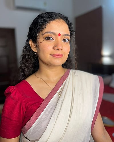 யக்‌ஷி படப்பிடிப்பில்... அன்னா பென்! 