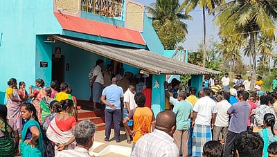 நகைக்காக தலையணையால்  அழுத்தி பெண் கொலை!