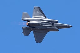 வரலாற்றில் முதல்முறை..! ஈரான் தாக்குதலில் சிக்கிய அமெரிக்க எஃப் - 35 விமானம்!