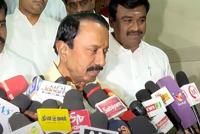 அதிமுகவில் நான் சாதாரண தொண்டன்: செங்கோட்டையன் 