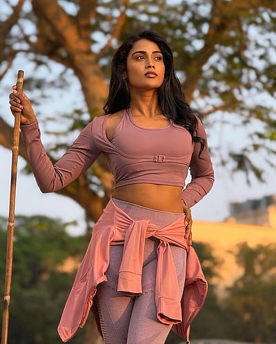 சண்டைக்காரி... பூர்ணிமா ரவி!