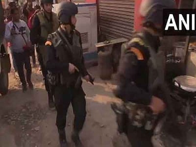 பிகார் தலைநகரில் துப்பாக்கிச் சூடு! சுற்றி வளைத்த பாதுகாப்புப் படை!