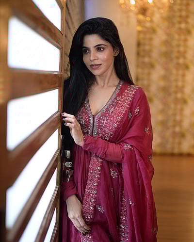 உன்னைப் பார்க்கிறேன்... திவ்யபாரதி!