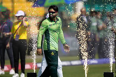 தொடரும் தொடர்கதை..! ஃபீல்டிங்கில் சொதப்பிய பாகிஸ்தான் அணி! 