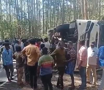 மூணாறில் நாகர்கோவில் கல்லூரி பேருந்து விபத்து: 3 பேர் பலி!