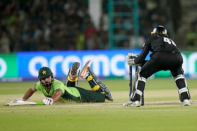 சாம்பியன்ஸ் டிராபி: முதல் போட்டியிலேயே மண்ணைக் கவ்விய பாகிஸ்தான்!