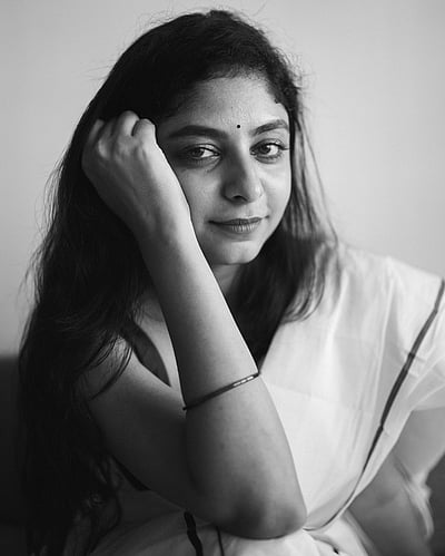 சூட்சும தர்ஷினி... அகிலா பார்கவன்!