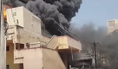 திருமுல்லைவாயல் தனியார் ஆலையில் தீ விபத்து! அருகிலுள்ள பள்ளிக்கும் தீ பரவியது!