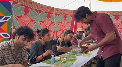 பராசக்தி குழுவினருக்கு விருந்தளித்த சிவகார்த்திகேயன்!