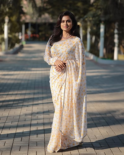 உன் நினைப்பினில்... ரம்யா பாண்டியன்!