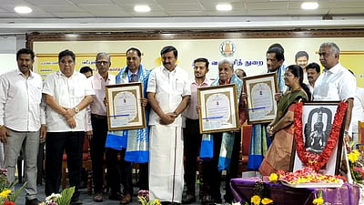 ஹிந்தியைத் திணிக்க மத்திய அரசு துடித்துக் கொண்டிருக்கிறது: அமைச்சர் சாமிநாதன்