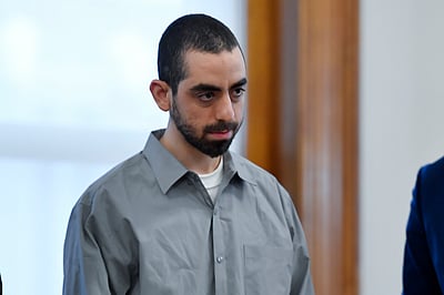 எழுத்தாளரைத் தாக்கிய ஹாடி மாத்தருக்கு 32 ஆண்டுகள் சிறை!