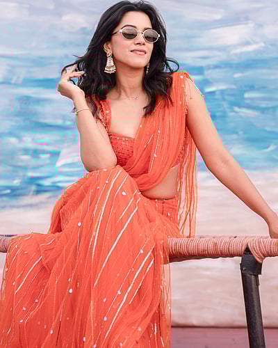 மகிழ்ச்சியின் நிறம் ஆரஞ்ச்... மிர்ணாளினி ரவி!