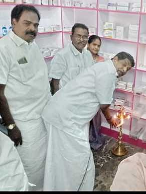கள்ளிக்குடி முதல்வா் மருந்தகம் திறப்பு