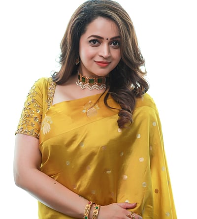 சக்தியொரு பாதியாய்... பாவனா!