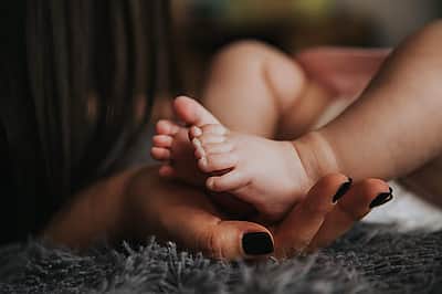 ரூ.60,000-க்கு குழந்தையை விற்க முயன்ற 4 பேர் கைது! 