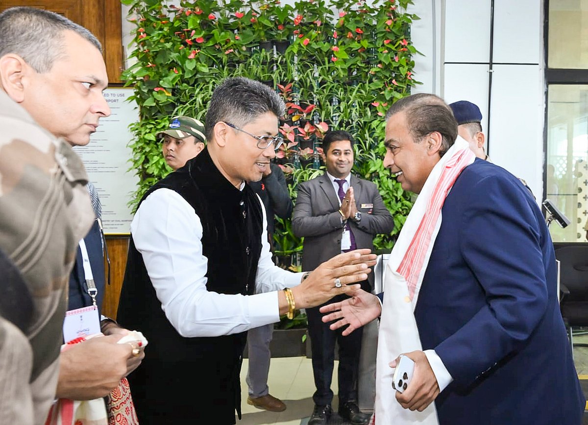 அம்பானிக்கு உற்சாக வரவேற்பு