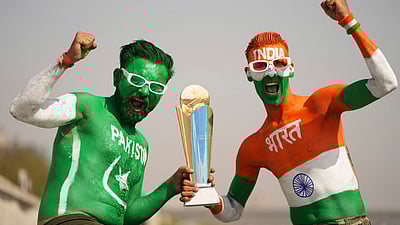 இந்த பாக். அணியை தோனியே வழிநடத்தினாலும் ஒன்றும் செய்யமுடியாது..! 