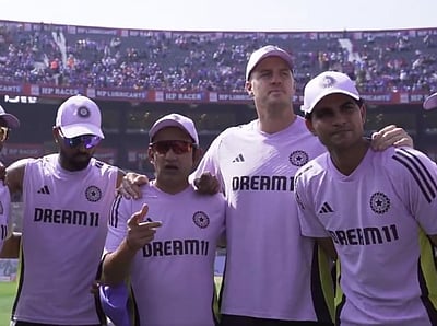 இந்திய அணியுடன் இணைந்த பந்துவீச்சு பயிற்சியாளர்..! தீவிர பயிற்சியில் வீரர்கள்!