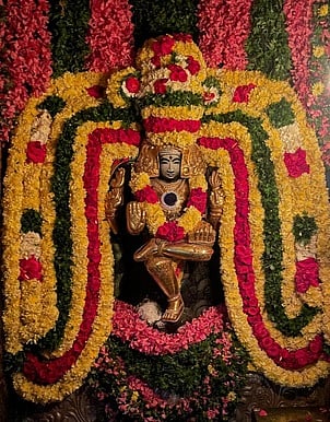 ரிஷப ராசியிலிருந்து மிதுன ராசிக்கு இடம் பெயர்ந்தார் குருபகவான்! 