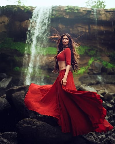 ஆர்ப்பரிக்கும் அழகு... மாளவிகா மோகனன்