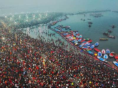 கும்பமேளாவில் 45 நாள்களில் 30 கோடி வருவாய் ஈட்டிய படகோட்டி!
