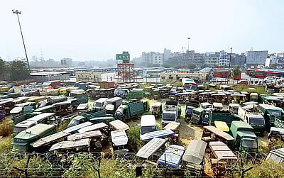 15 ஆண்டுகள் பழைய  வாகனங்களுக்கு பெட்ரோல் கிடையாது: தில்லி அமைச்சர்